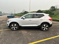 2022 Volvo XC40 Momentum